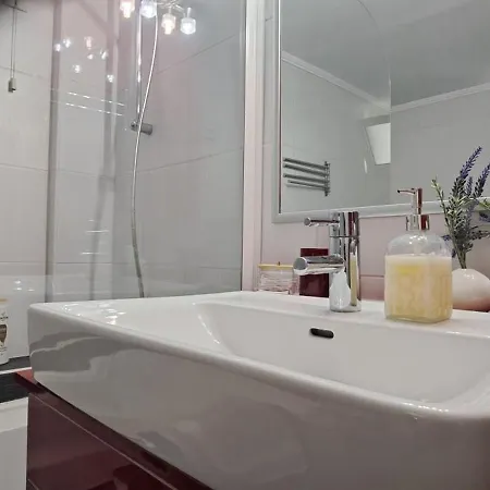 Asimelia Luxury Candia
